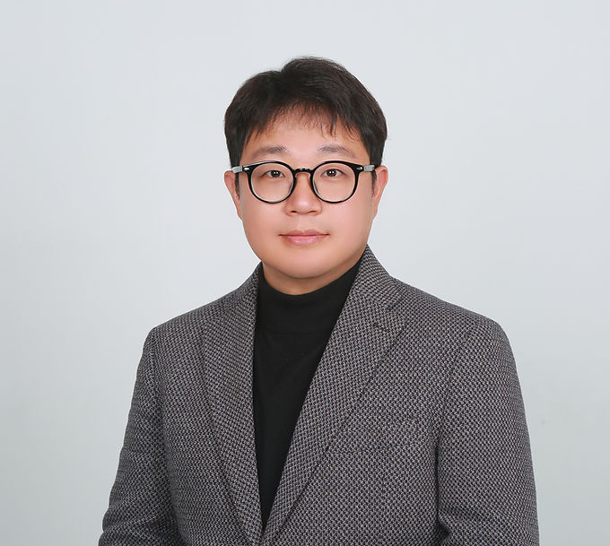 이웅 (1).jpg