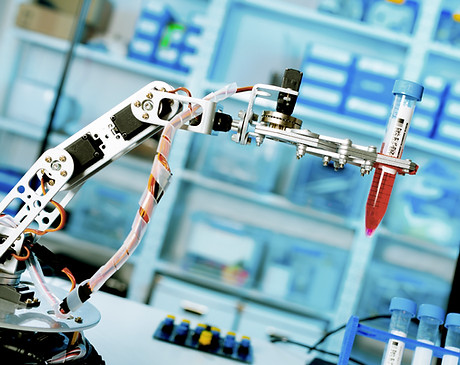 Robotic Lab Assistant