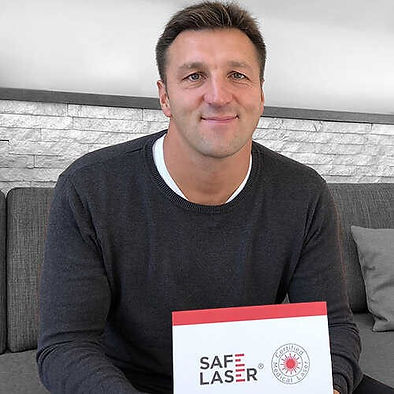 Safemedic: Sale Laser lágylézer terápia kezelés, fájdalomcsillapítás, fájdalomcsökkentés, mozgásszervi fájdalmak, mozgásszervi betegségek, mozgásszervi problémák kezelése, gyulladáskezelés, gyulladáscsökkentés, duzzanatcsökkentés, seb sérülés gyógyítás, porckopás, porc regenerálás, ízületi gyulladás, ízületi fájdalom, sportsérülés, hegkezelés, bőrproblémák, ínhüvely gyulladás, reumatikus, húzódás, izomszakadás, ínszalag szakadás, csonttörés, izomgyulladás, teniszkönyök, csonthártya gyulladás,