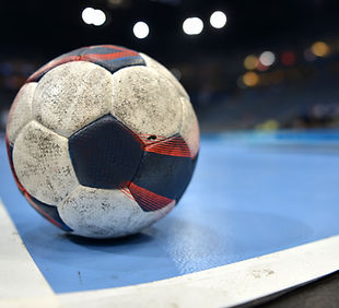 Handball auf dem Platz