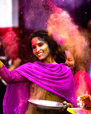 holi-2416686_1920.jpg