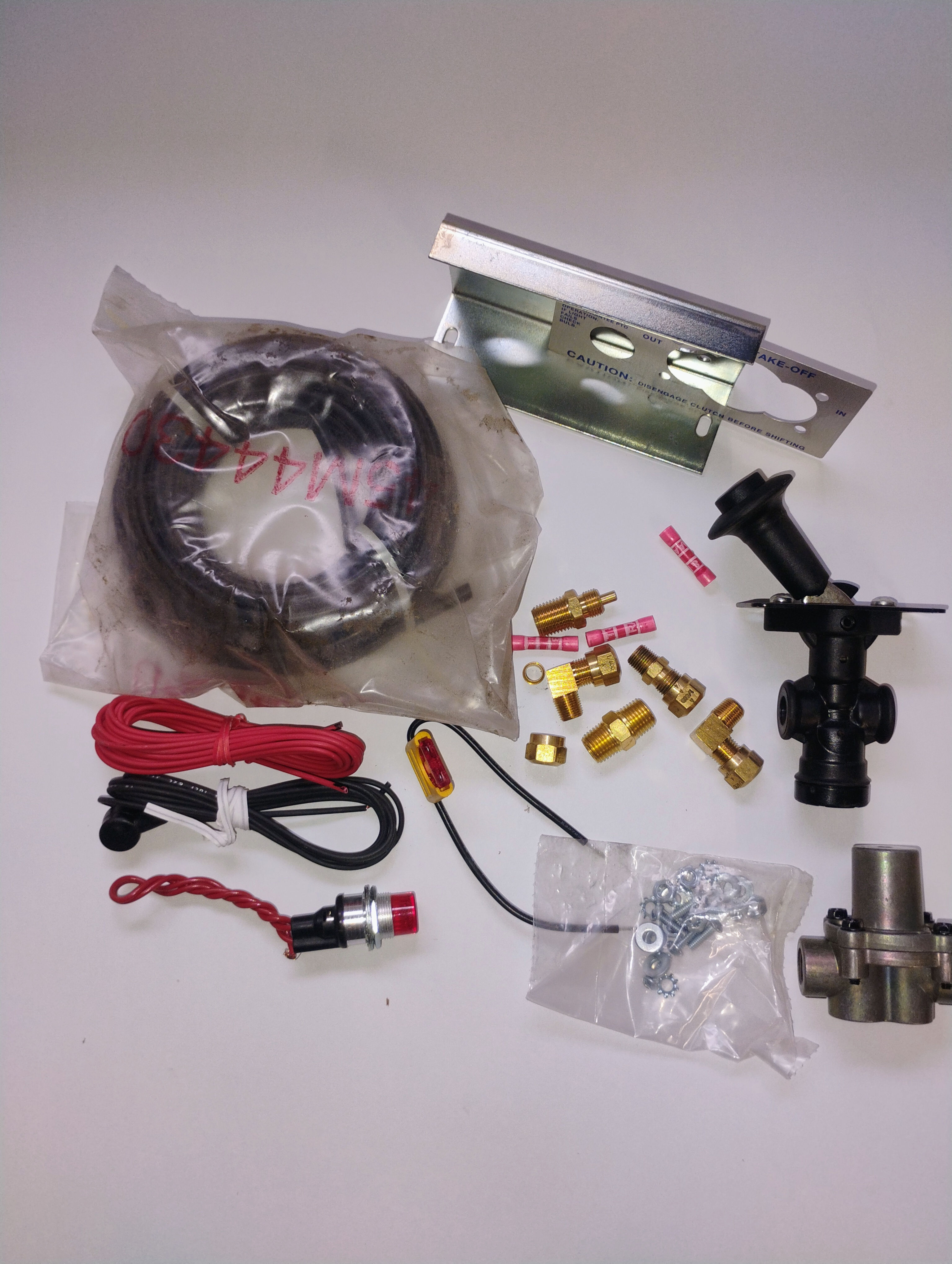 Muncie Power Products 48M61250-A Air Shift Cylinder Installation Kit