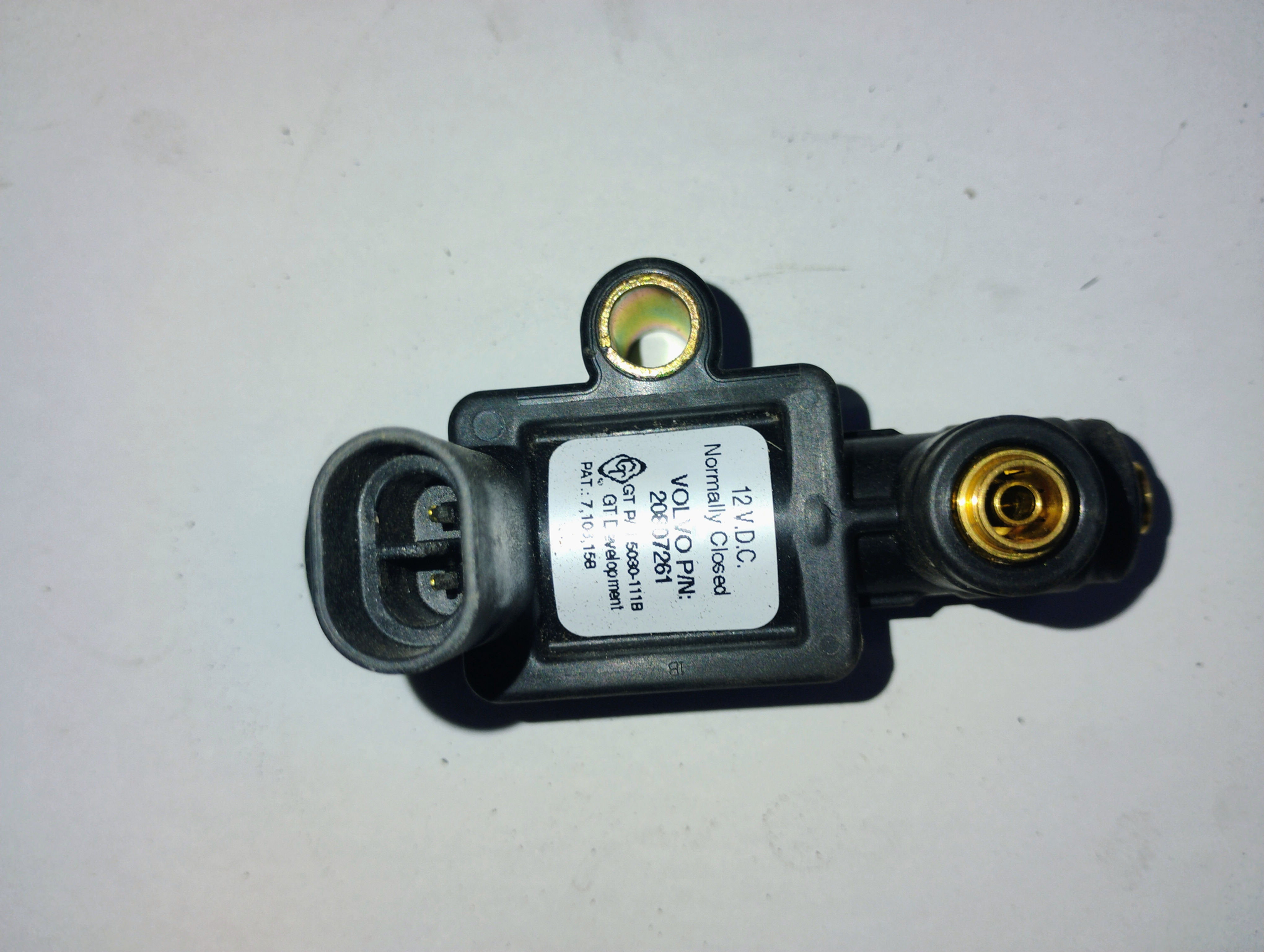 Volvo 220807261 12V Closed Fan Clutch Air Solenoid Valve