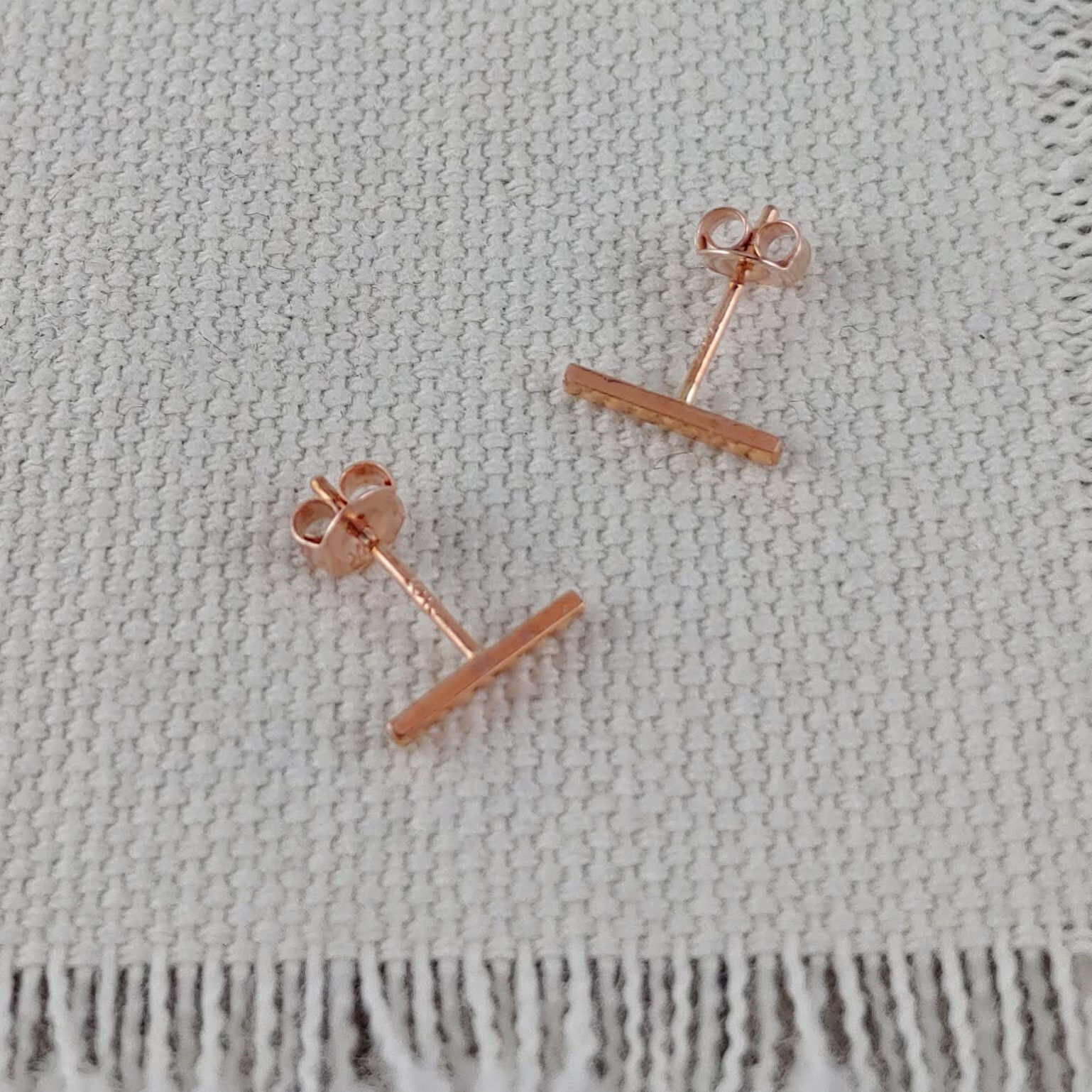 10kt rose gold bar stud earrings
