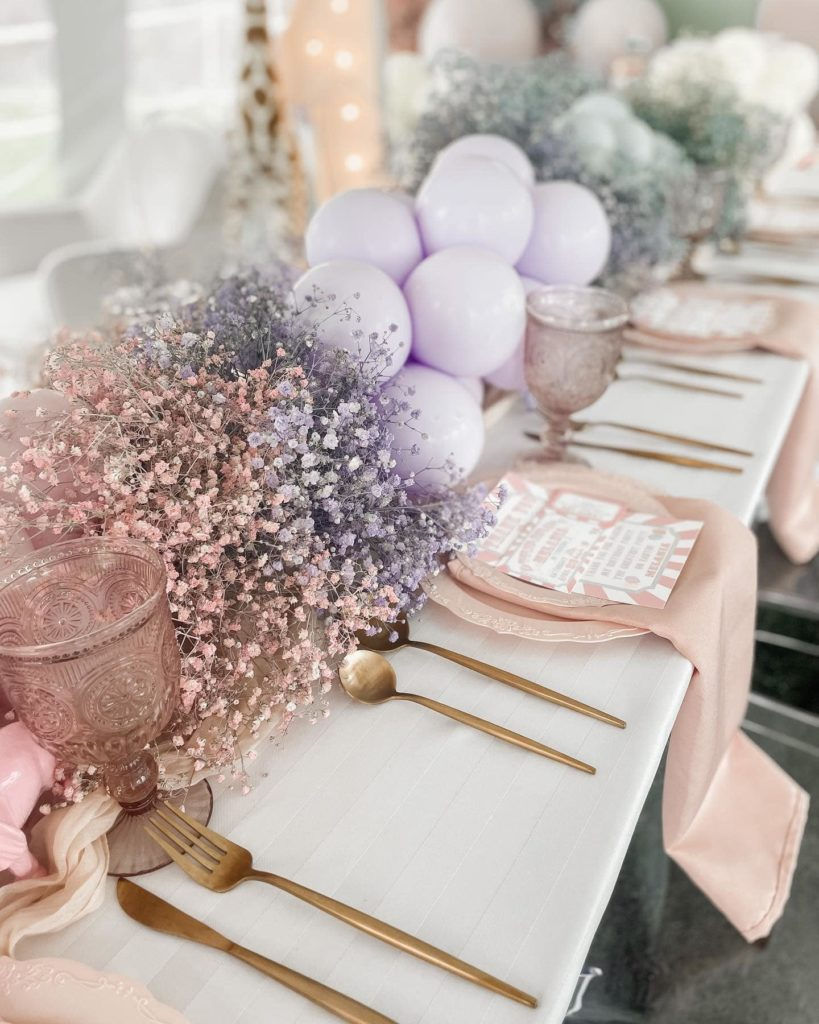Come One Come All - Custom Floral and Balloon Center pieces