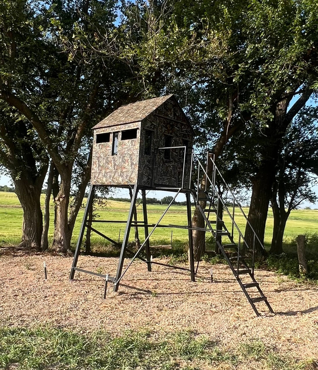 XL (6'x 6') on 8' Base