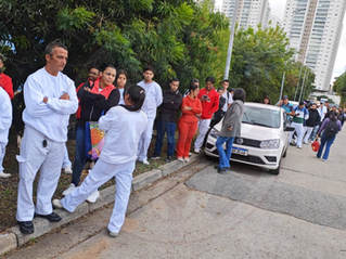 Dirigentes acompanham entrega de kit BRF