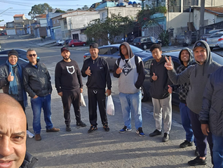 Dirigentes visitam trabalhadores da Valleo 