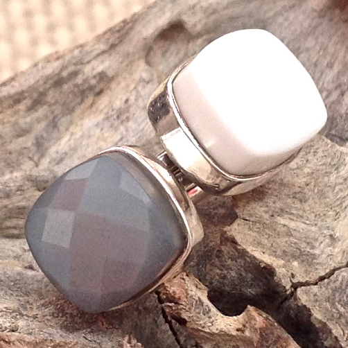 Grey moon // White agath