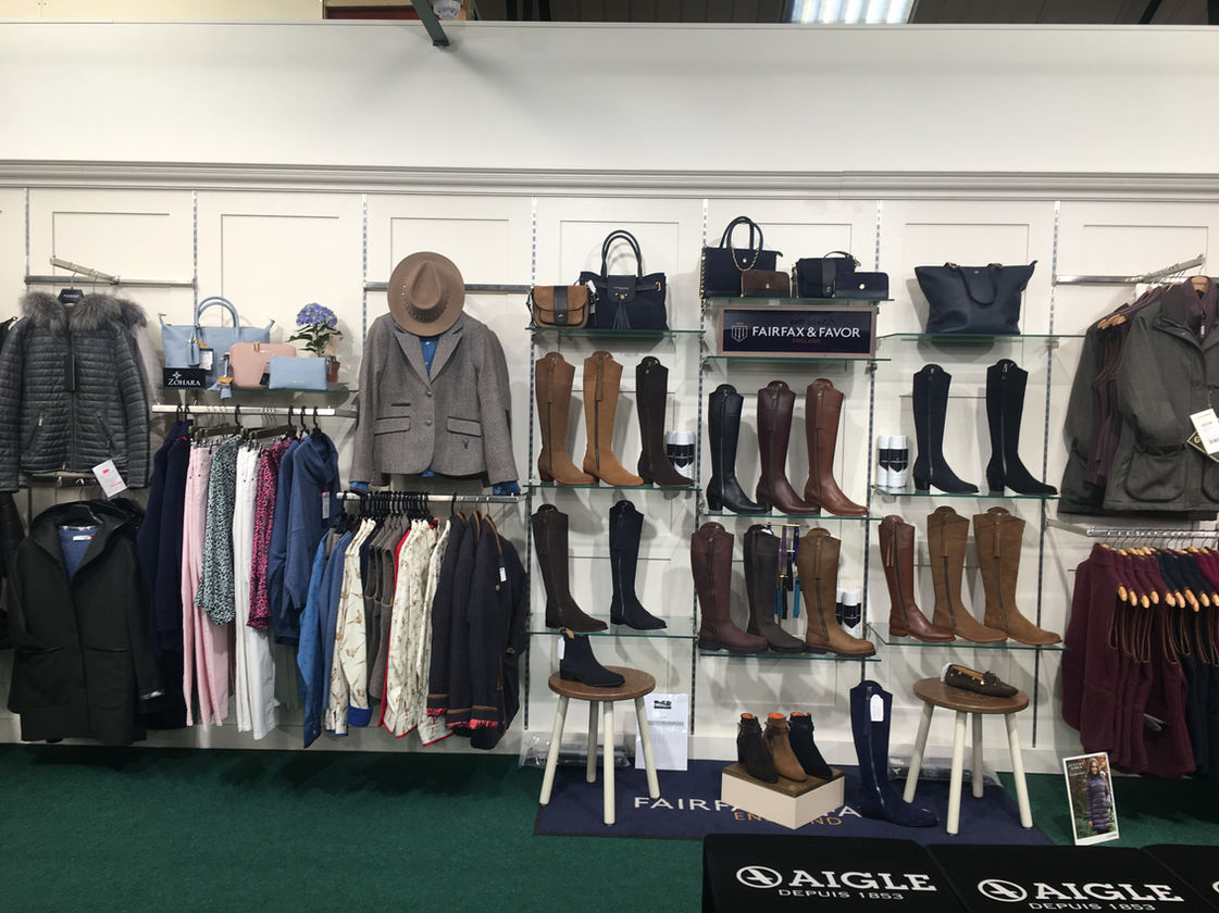 Fashion display fixtures,
Clothes shop displays,
Window displays,
Fashion shopfittings,
Clothes shopfittings,
Fashion shop fittings,
clothes shop fittings,
Clothing displays,
Shop fitting,
Shelving display,
shelving system,
clothes hanging system,
hanging system,
Clothing shop furniture,