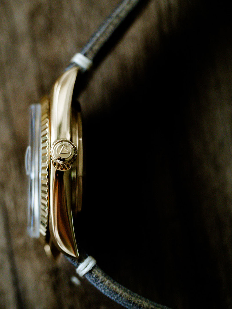 Thumbnail: WMT Cabochon – Blue Labradorite Stone / Falcon / Gold Plating Edition
