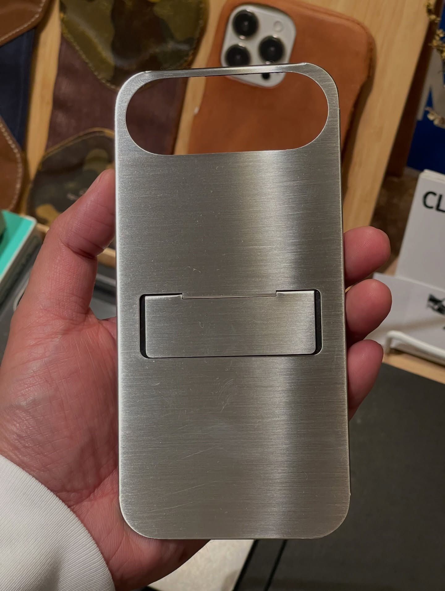 Claustrum Flap Air iPhone Holder - Hair Line