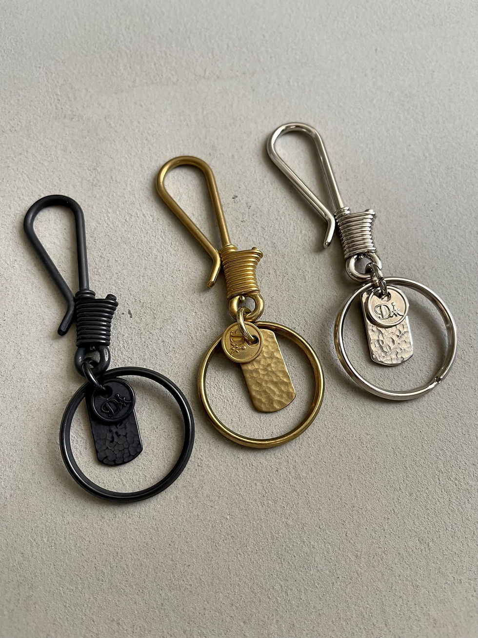 Thumbnail: Diarge Hook Chasing Plate Keyring