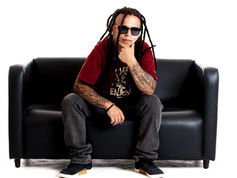 Delon Apresenta uma Nova Fase da Carreira com o Relançamento de "Canto do Engenho"