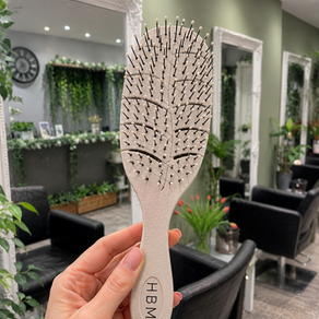 How to Choose a Detangling Brush That Won't Wreck Your Hair