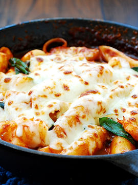 야식이 당기는 출출한 밤에! … 매콤한 해물 요리