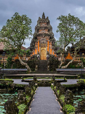 Exploring the Enchanting Island of Bali with Traveling Cavalier