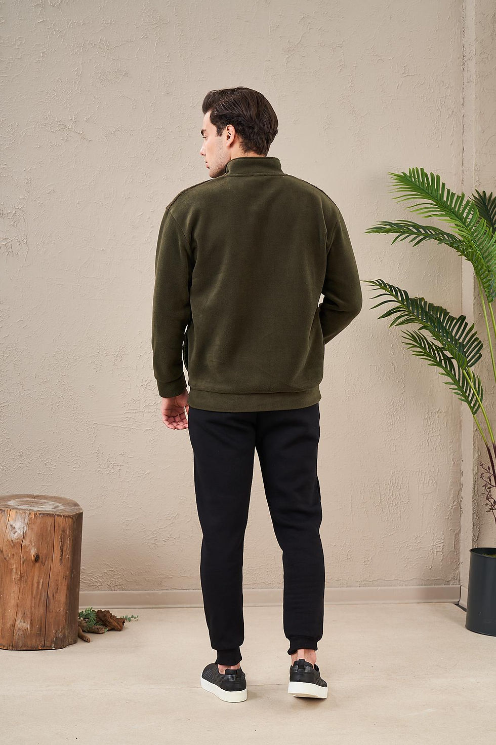 Thumbnail: Men Top & Pant Set Sportwear   (23716)