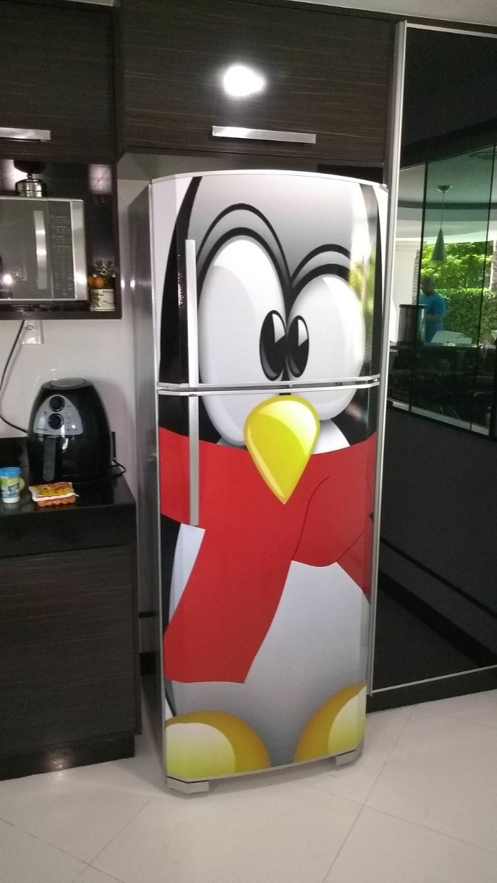 Geladeira Moderna Adesivada