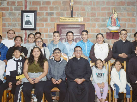 Visita de familiares , amigos y bienhechores a nuestra casa de formación.