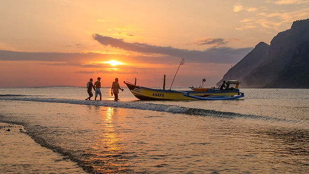 Sumbawa fisherman sunset..jpg