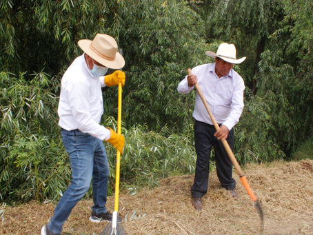 Realiza Armando Aguirre faena en el Río Atoyac