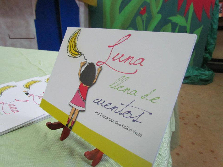 Libro infantil "Luna llena de cuentos", por Diana Carolina Colón Vega