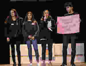 Jóvenes participantes durante una de las actividades de Scholas Ciudadanía