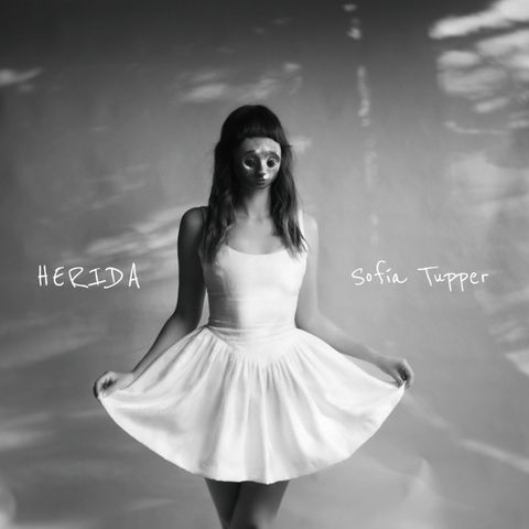 Sofía Tupper presenta "Herida", el primer adelanto de su disco debut
