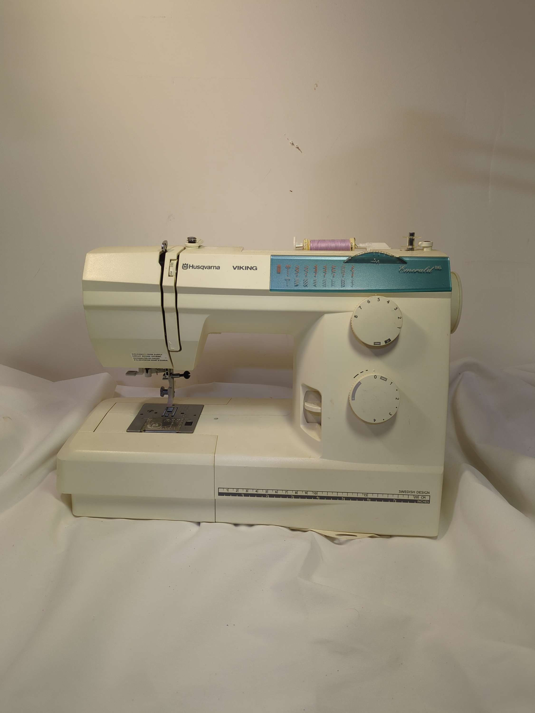 HUSQVARNA VIKING EMERALD 116 Sewing Machine