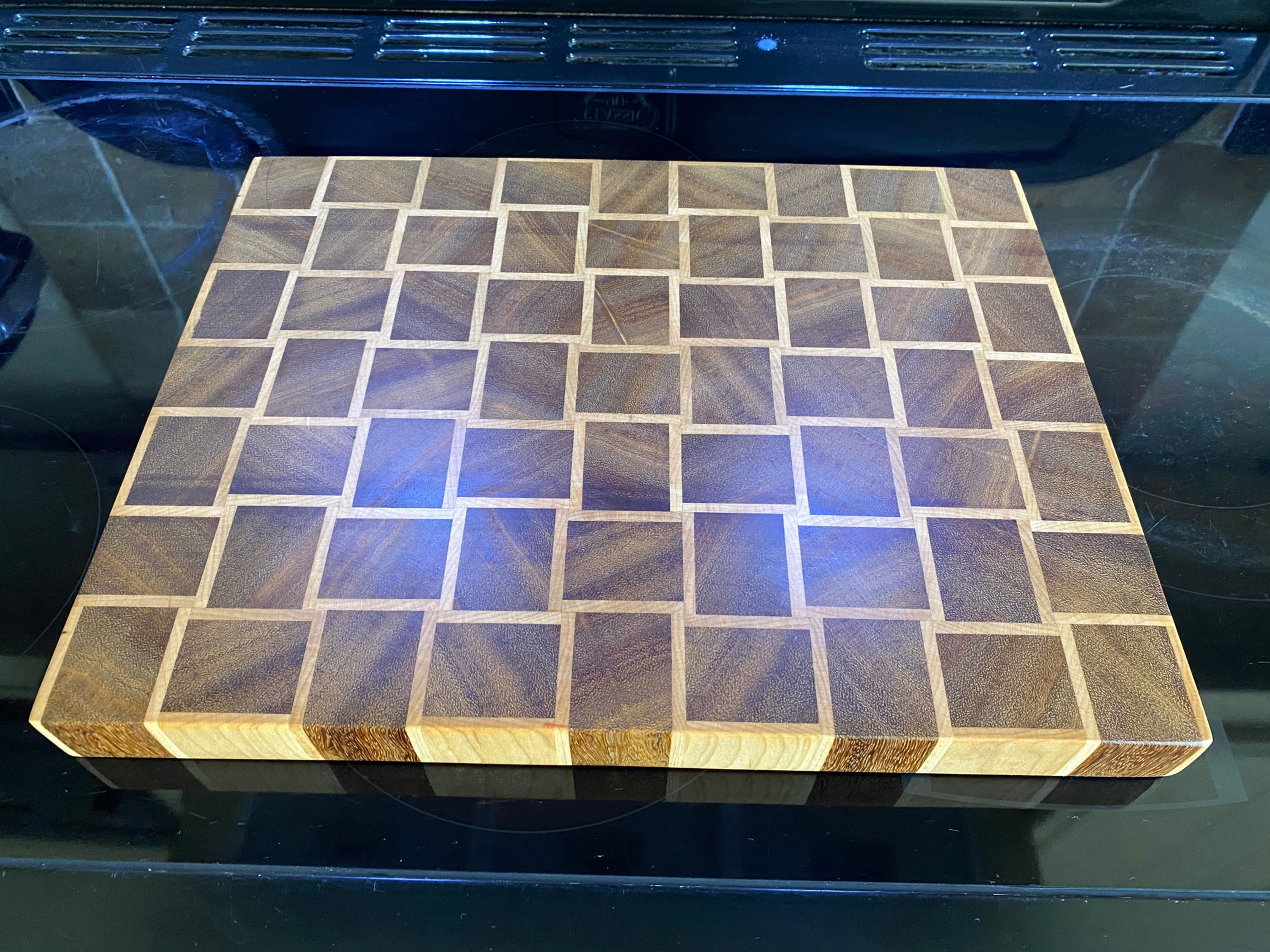 Basket weave hardwood wooden chopping board.