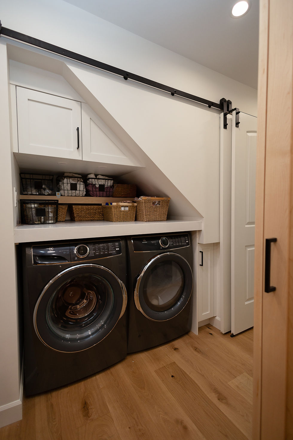 DESIGNING FOR SMALL SPACES -Maximizing Functionality and Style