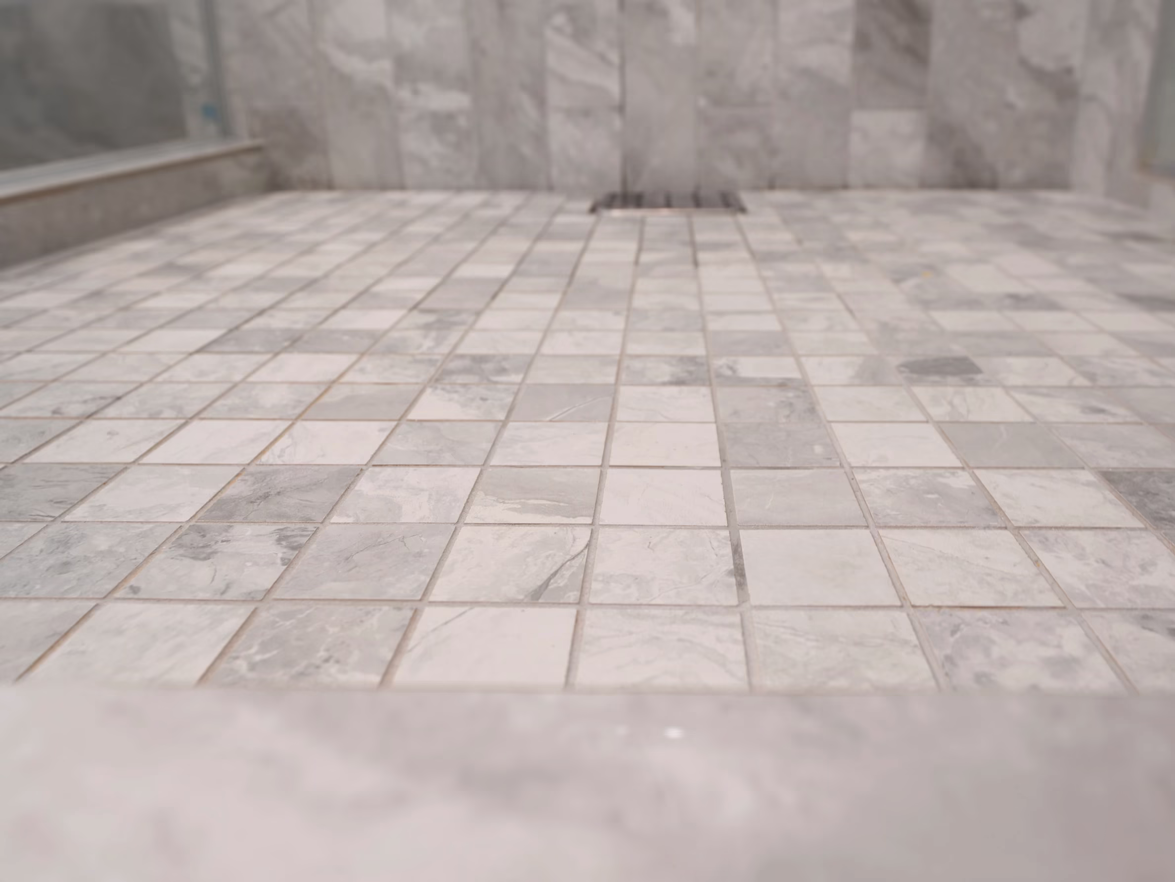 在来浴室の施工事例|Wdiboardを使ったホテルライクなバスルーム