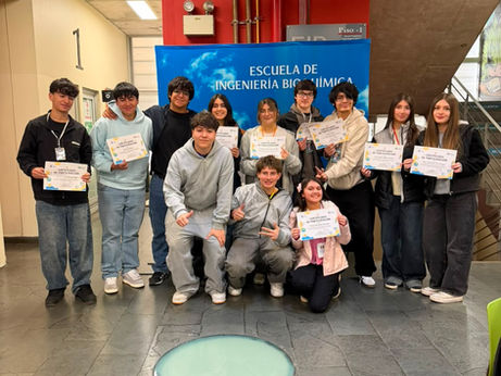 Estudiantes viven experiencia científica en laboratorios de la PUCV