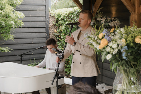 Paul en Pelle treden op tijdens ceremonie
