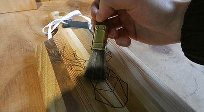 Pulizia con pennello di incisione laser