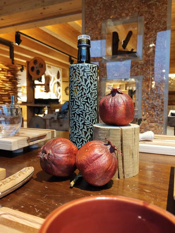 Oliera incisa con pattern di foglie di ulivo.
Artistica Laser