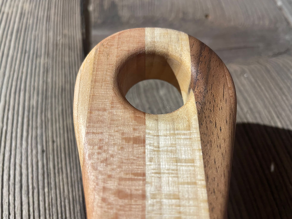 Miniatura: Tagliere con manico multi-essenza in legno massiccio inciso