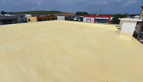 Saniertes Bungalowdach mit Pur- Dachspritzschaum - Energetische Dachsanierung