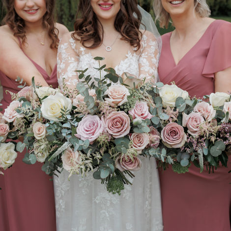 bridal party wedding flowers