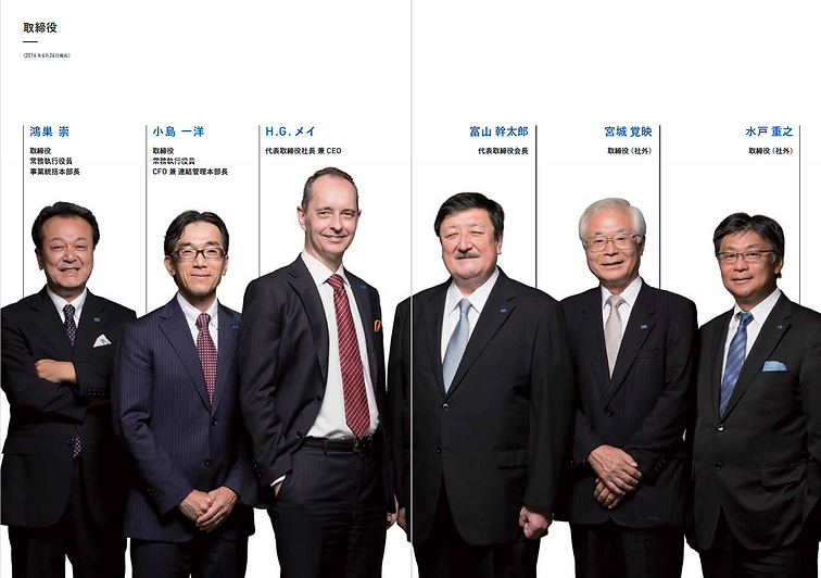 スーツの男性六人