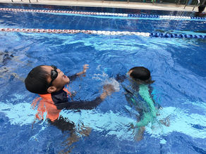 Group Noodle Tag: Interactive Games for Social Swimming Fun