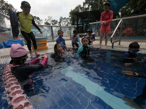 Fun Swimming Relay Races for Families and Friends