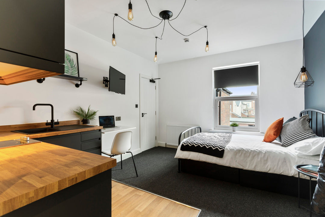 6 Bed HMO (Freehold)