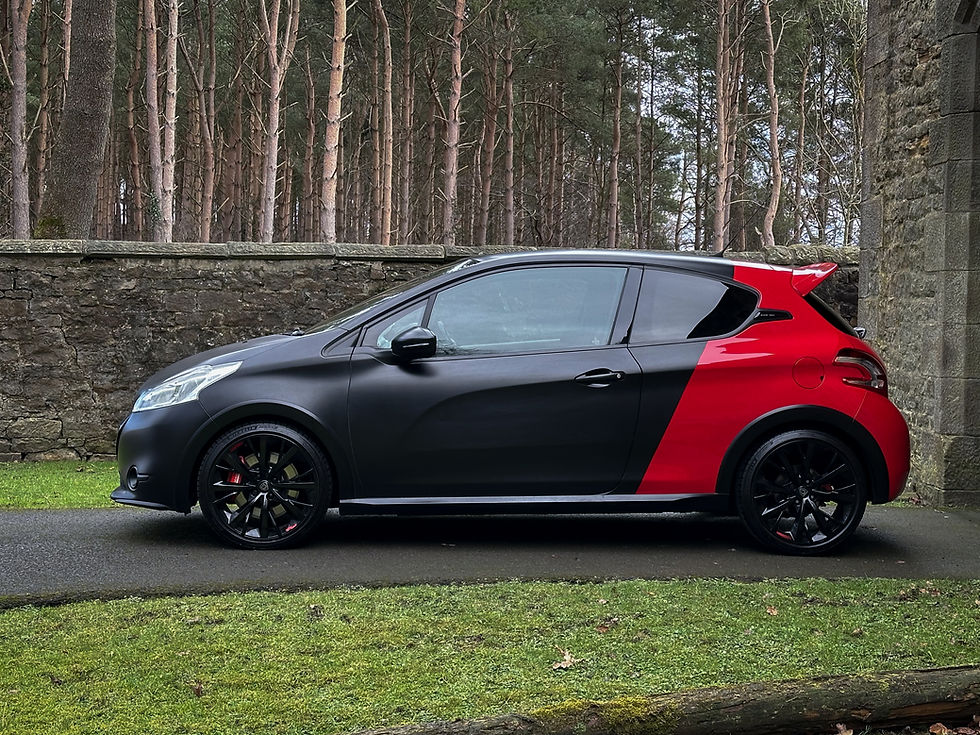 Thumbnail: 2015 Peugeot 208 GTI 30th Edition - Matte Black & Red 