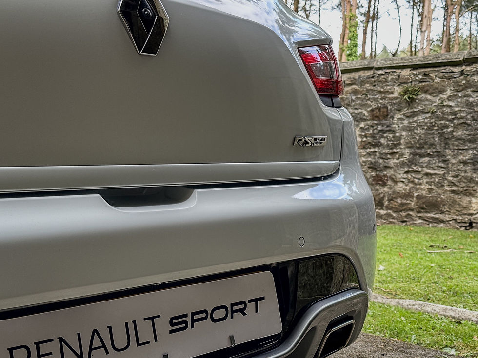 Thumbnail: 2016 Renault Sport Clio 220 NAV Trophy - Glacier White