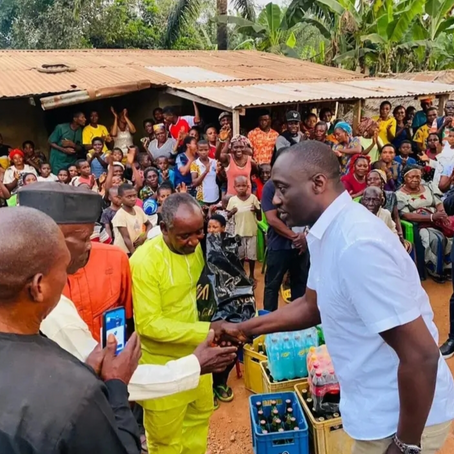 Senator Jarigbe Condemns Separatist Militants Attack In CRiver, Donates To Victims For Christmas