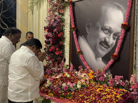 बारामती येथे स्व. अजितदादा पवार यांना भावपूर्ण अभिवादन,
जनतेसाठी झटणाऱ्या, सर्वसामान्यांच्या प्रश्नांसाठी कायम आग्रही असलेल्या दादांची उणीव कायम जाणवत राहील- अण्णा बनसोडे, उपाध्यक्ष विधानसभा