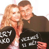 Já a politika: "v komplikovaném vztahu"