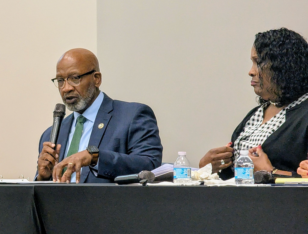 Mayor Ken Welch (left) and Maria Scruggs had multiple tense exchanges. (Photo by Mark Parker/ Power Broker Magazine)
